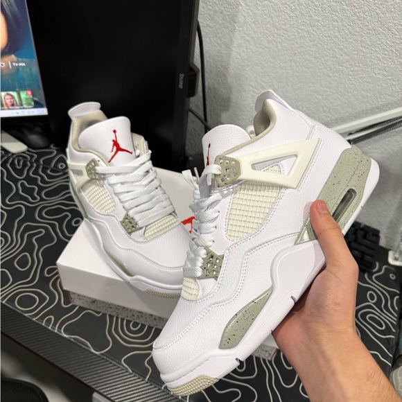 Jordan 4 Oreo - Picture 3 of 5